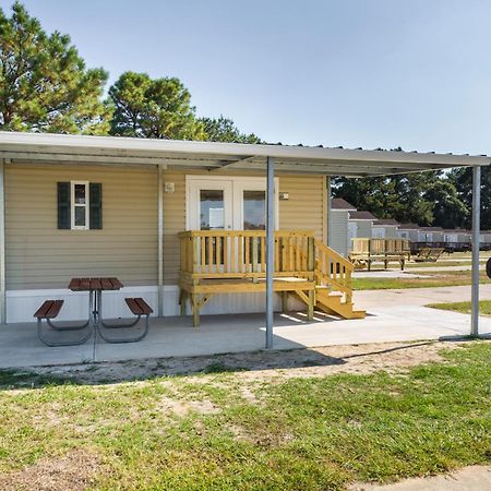 Red Shoes Rv Park And Chalets Kinder Exterior photo